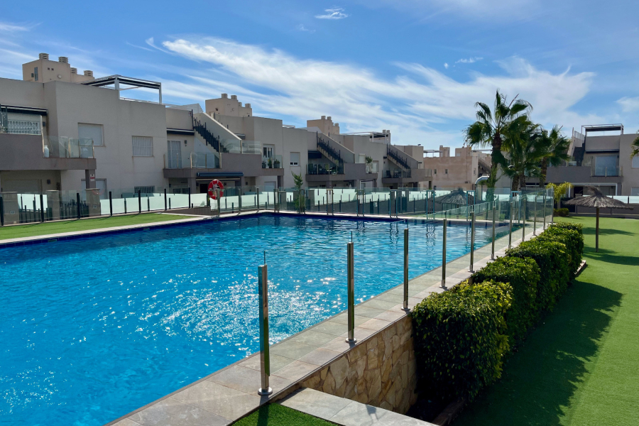 Resale - Apartment/Bungalow - Torrevieja  - Aguas Nuevas II