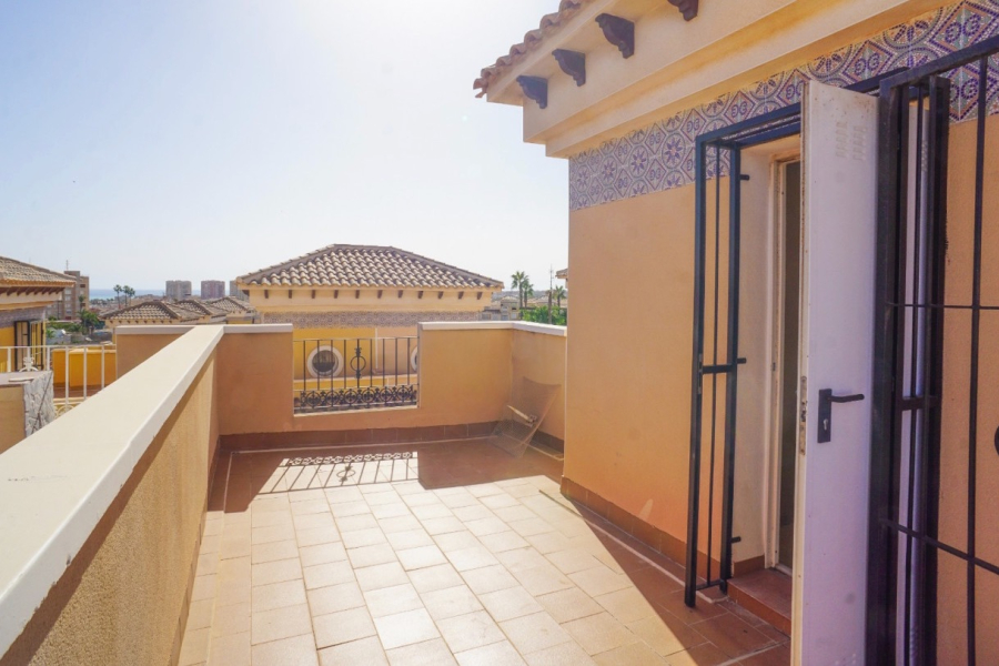 Resale - Townhouse / Duplex - Torrevieja  - Aguas Nuevas