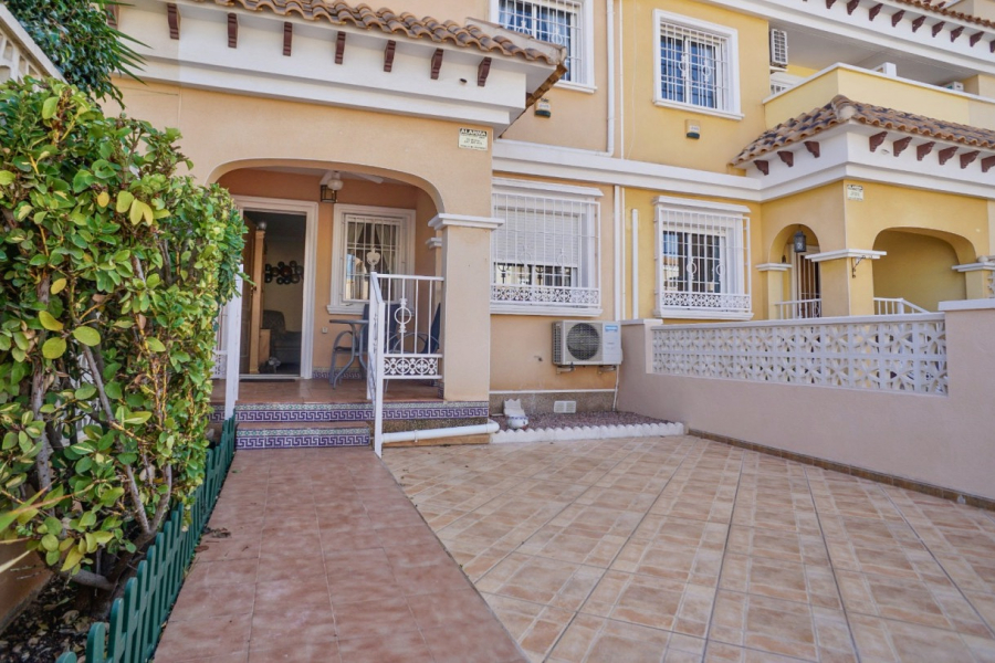 Resale - Townhouse / Duplex - Torrevieja  - Aguas Nuevas