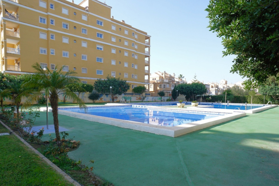 Resale - Apartamento/Bungalow - Torrevieja  - La Mata