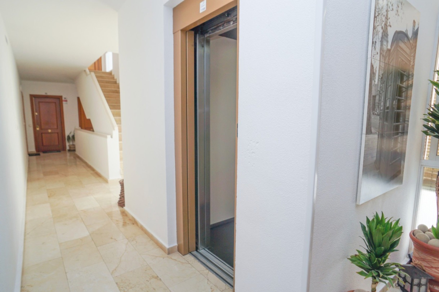 Resale - Apartamento/Bungalow - Torrevieja  - La Mata