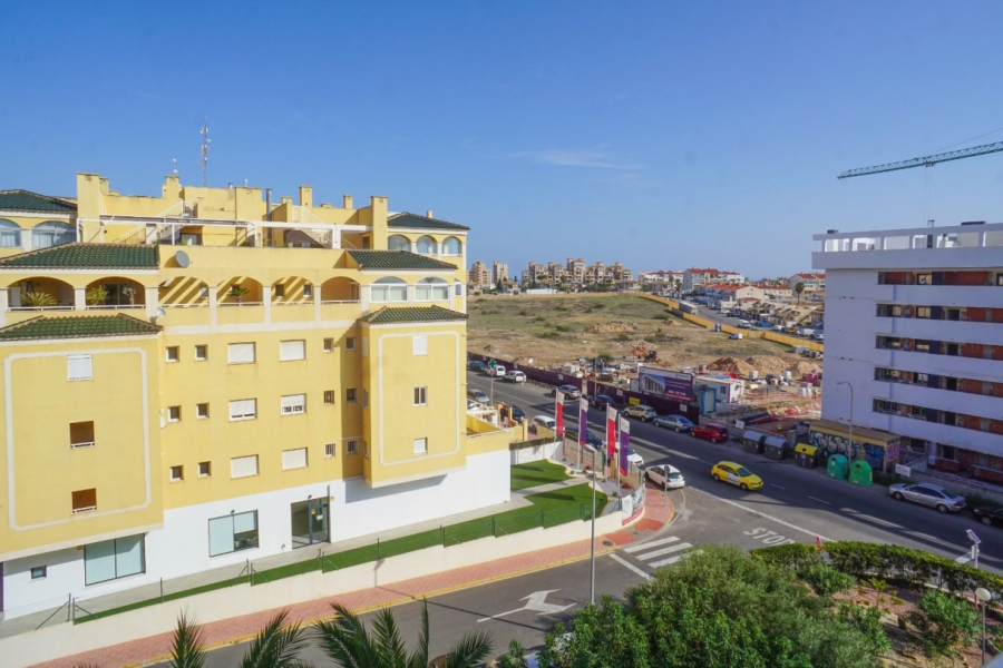 Resale - Apartamento/Bungalow - Torrevieja  - La Mata