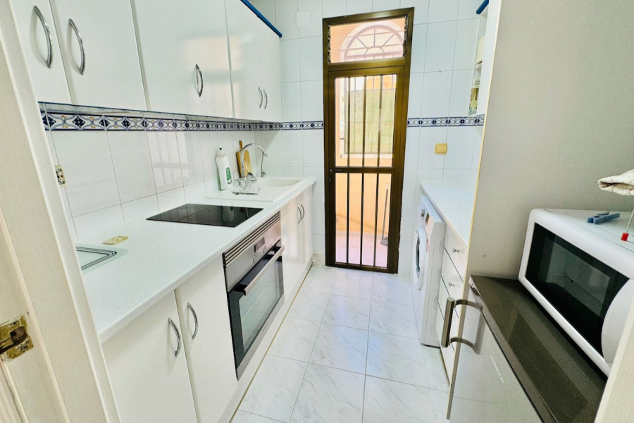 Resale - Apartment/Bungalow - Torrevieja  - La Veleta