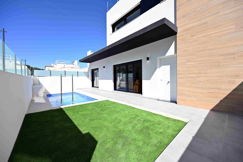 Villa / Semi detached - New Build - Orihuela Costa - Villamartin