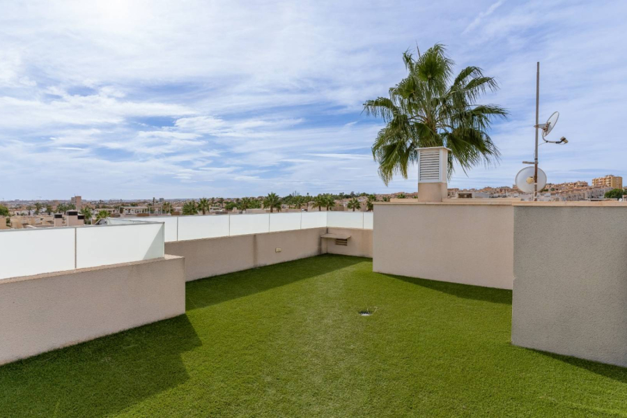 Resale - Villa / Semi-adosado - Torrevieja  - Torre del Moro