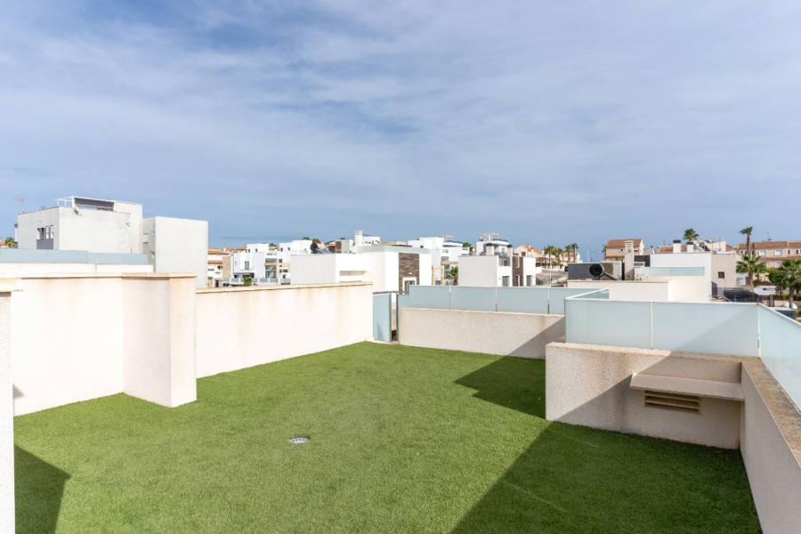 Resale - Villa / Semi-adosado - Torrevieja  - Torre del Moro