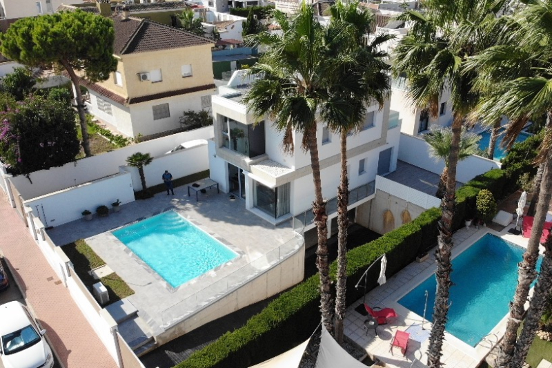 Villa / Semi detached - Resale - Torrevieja  - Los Balcones