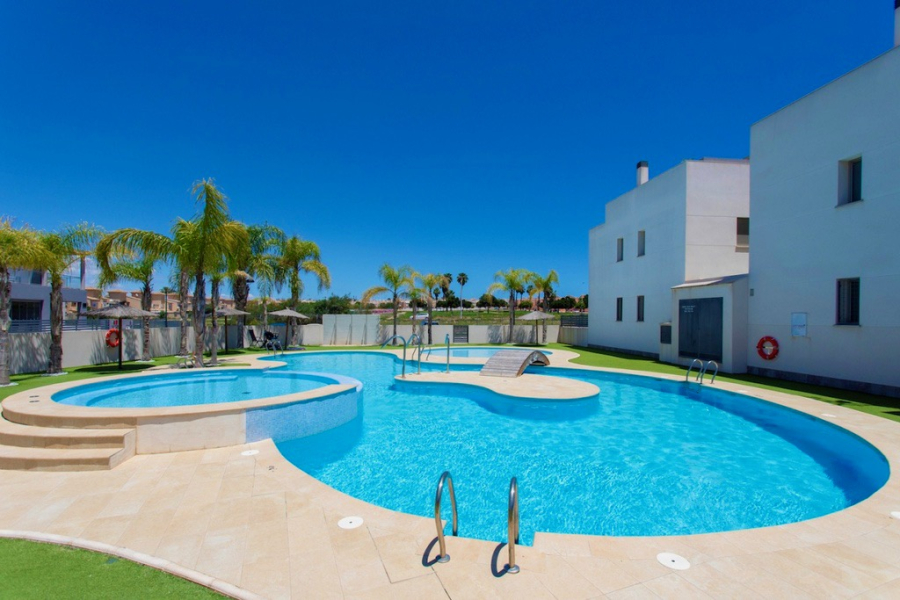 Resale - Apartamento/Bungalow - Torrevieja  - Aguas Nuevas