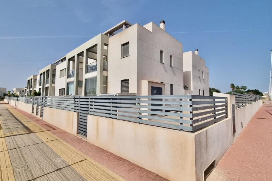 Resale - Apartamento/Bungalow - Torrevieja  - Aguas Nuevas