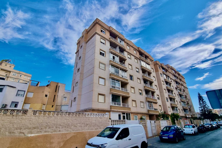 Resale - Lägenhet / Bungalow  - Torrevieja  - Nueva Torrevieja