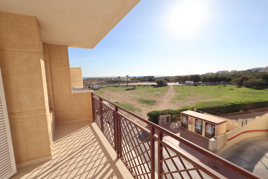 Resale - Apartamento/Bungalow - Torrevieja  - La Mata