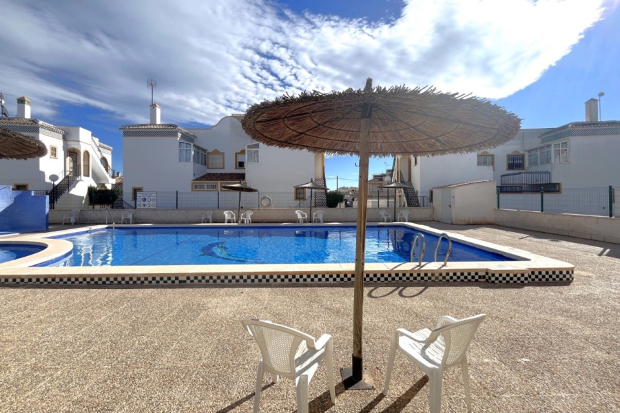 Resale - Lägenhet / Bungalow  - Torrevieja  - Aguas Nuevas