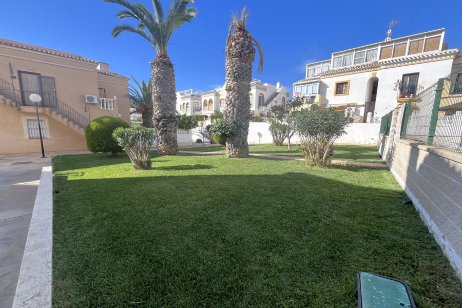 Resale - Lägenhet / Bungalow  - Torrevieja  - Aguas Nuevas