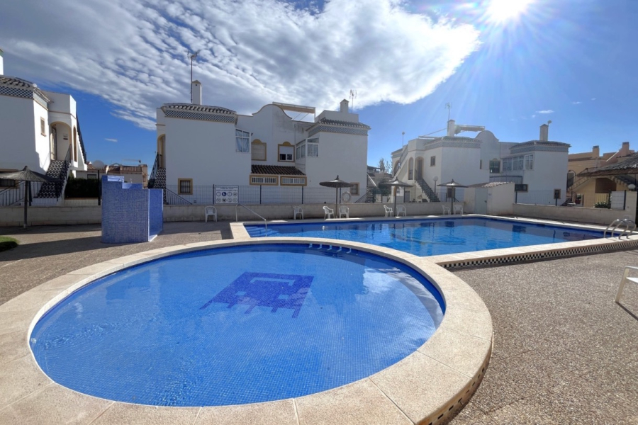 Resale - Lägenhet / Bungalow  - Torrevieja  - Aguas Nuevas