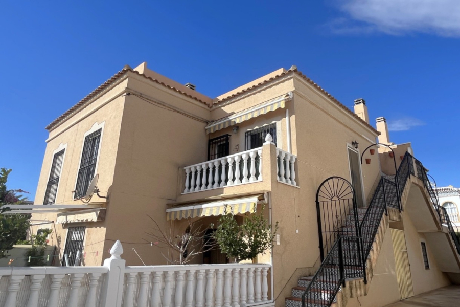 Resale - Lägenhet / Bungalow  - Torrevieja  - Aguas Nuevas