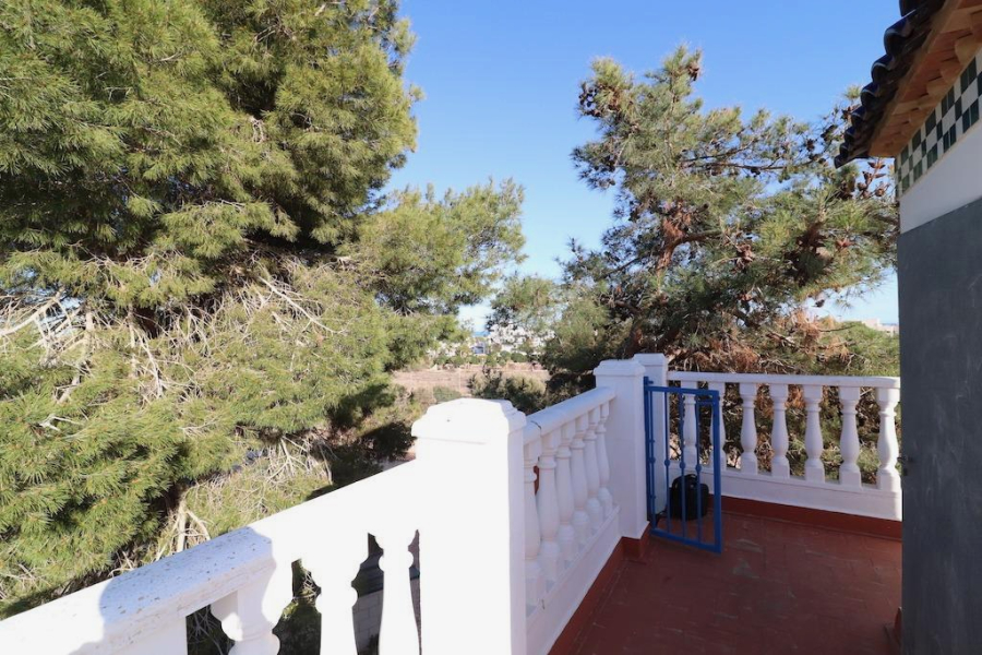 Resale - Villa / Semi detached - Orihuela Costa - Villamartin