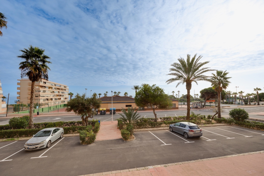 Resale - Lägenhet / Bungalow  - Torrevieja  - Cabo Cervera