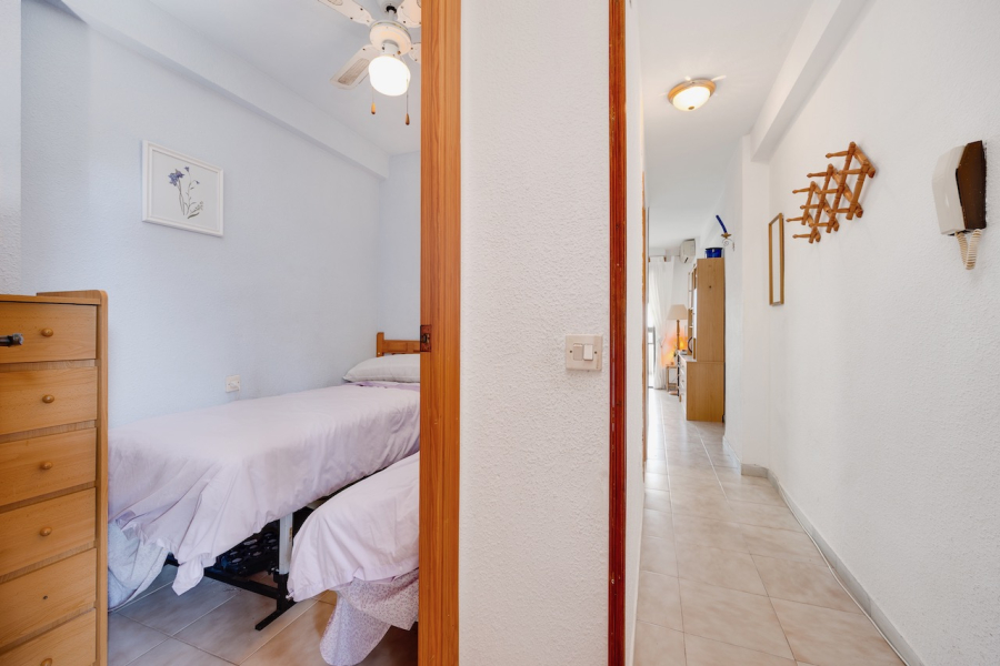 Resale - Lägenhet / Bungalow  - Torrevieja  - Cabo Cervera