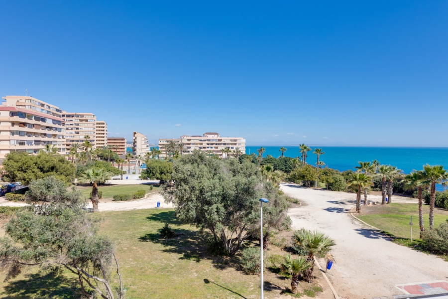 Resale - Lägenhet / Bungalow  - Torrevieja  - Cabo Cervera