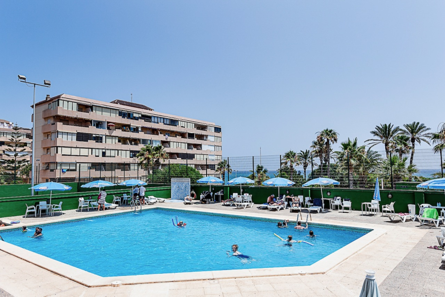 Resale - Lägenhet / Bungalow  - Torrevieja  - Cabo Cervera