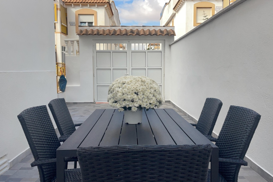 Resale - Apartment/Bungalow - Torrevieja  - Los Balcones