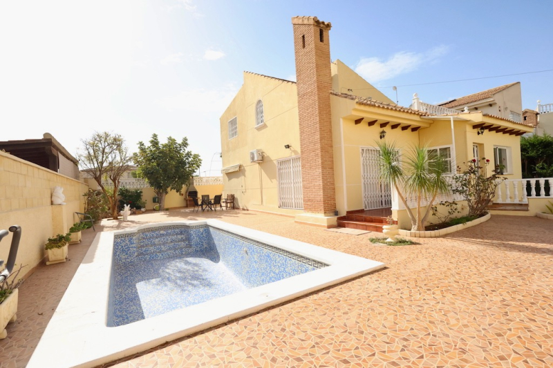 Villa / Semi detached - Resale - Orihuela Costa - Playa Flamenca