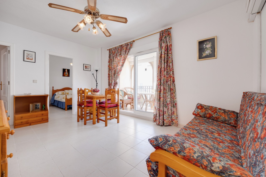 Resale - Apartment/Bungalow - Torrevieja  - Los Naufragos