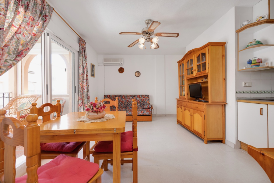 Resale - Apartment/Bungalow - Torrevieja  - Los Naufragos