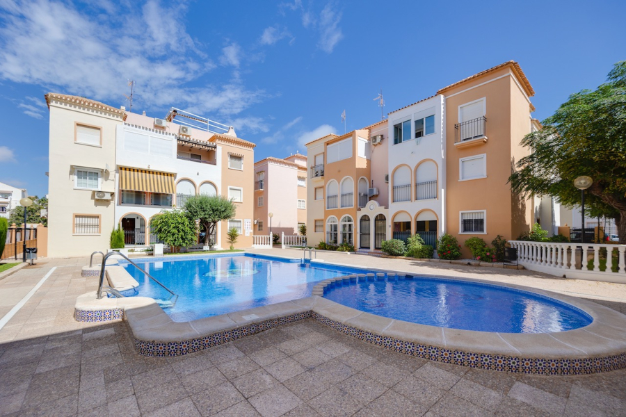 Resale - Apartment/Bungalow - Torrevieja  - Los Naufragos