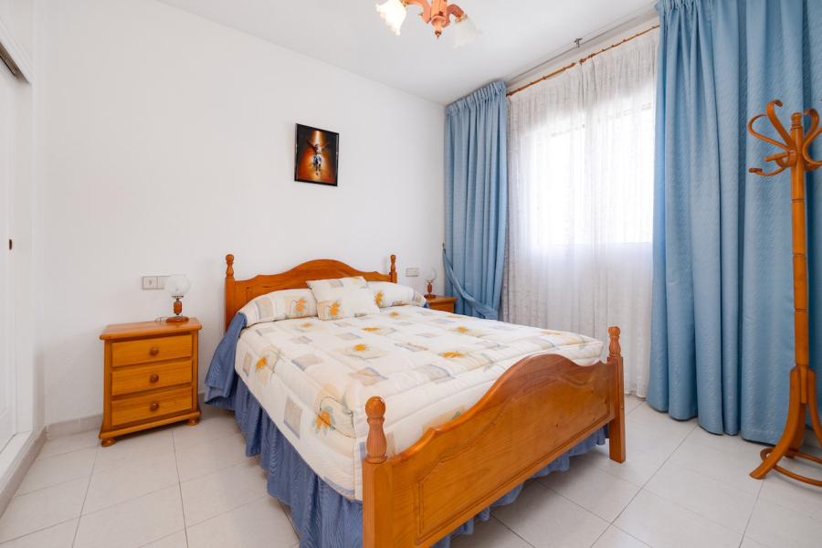 Resale - Apartment/Bungalow - Torrevieja  - Los Naufragos