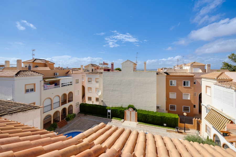 Resale - Apartment/Bungalow - Torrevieja  - Los Naufragos