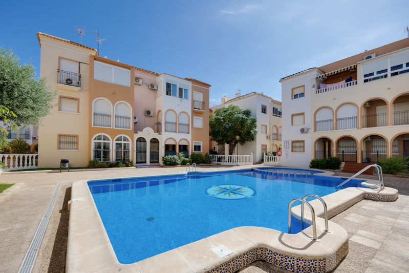 Apartment/Bungalow - Resale - Torrevieja  - Los Naufragos