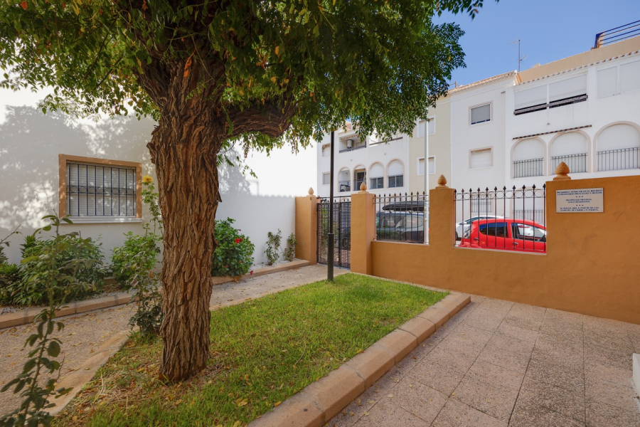 Resale - Apartment/Bungalow - Torrevieja  - Los Naufragos