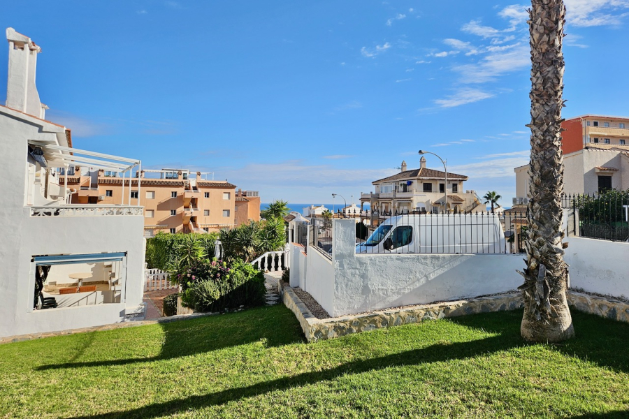 Resale - Radhus / Duplex - Torrevieja  - La Mata