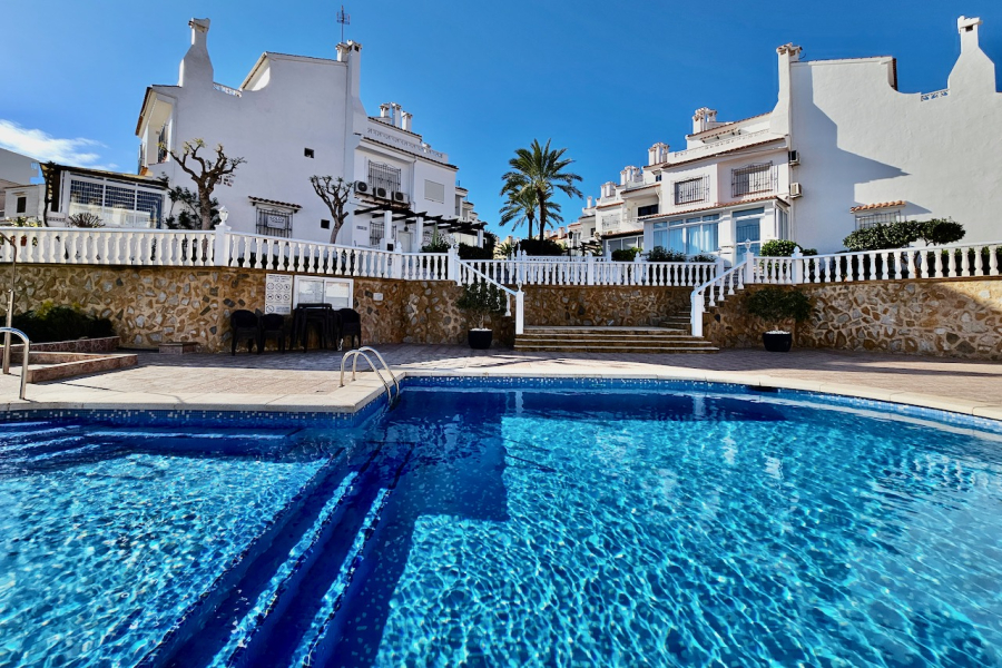 Resale - Duplex / Adosado - Torrevieja  - La Mata