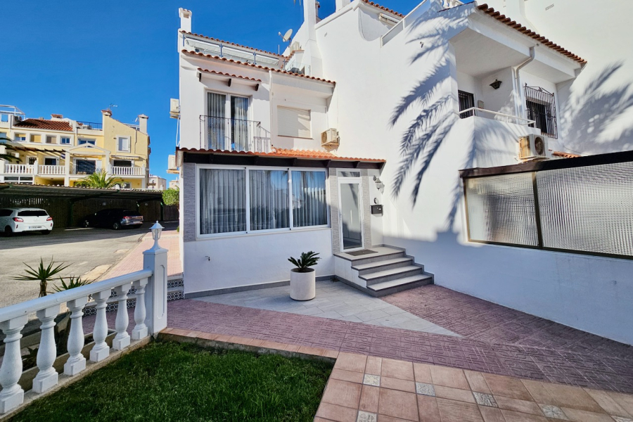 Resale - Radhus / Duplex - Torrevieja  - La Mata