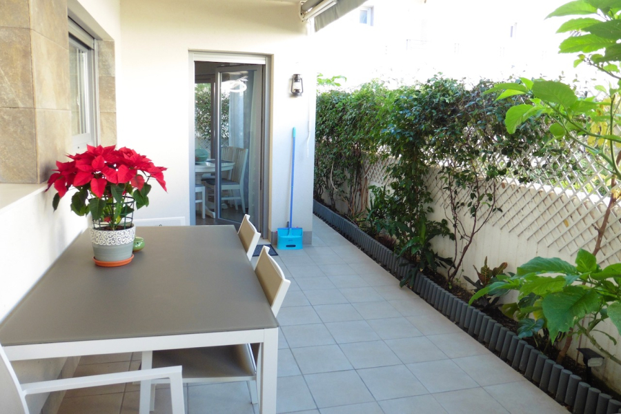 Resale - Apartment/Bungalow - Torrevieja  - La Veleta