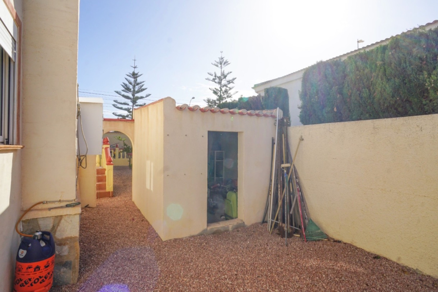 Resale - Villa / Semi detached - Torrevieja  - San Luis