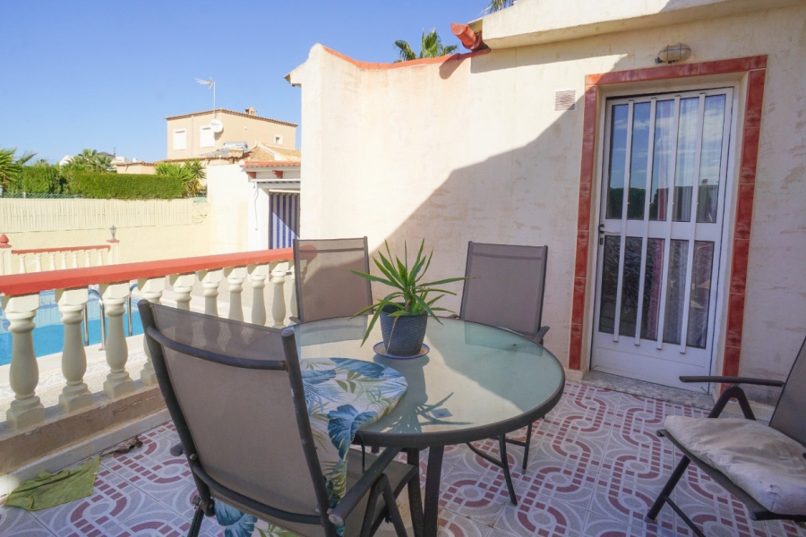 Resale - Villa / Semi detached - Torrevieja  - San Luis