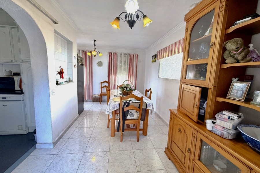 Resale - Villa / Semi detached - Torrevieja  - San Luis