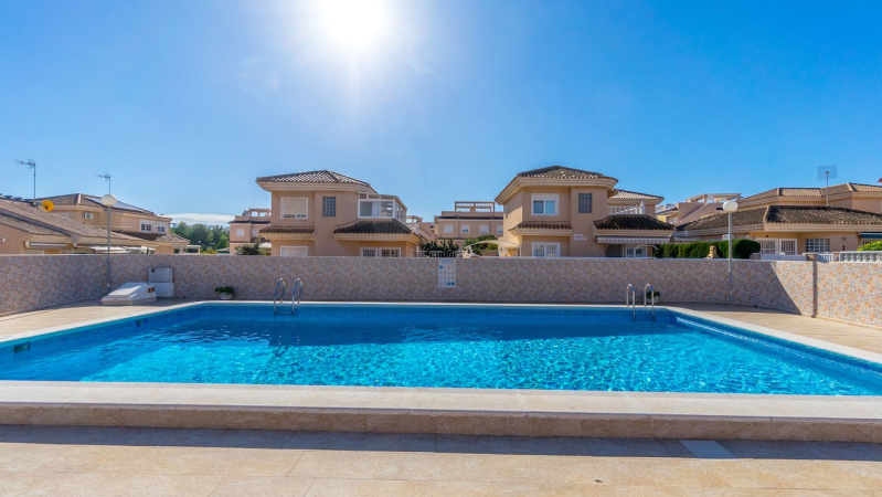 Villa / Semi detached - Resale - Orihuela Costa - Punta Prima