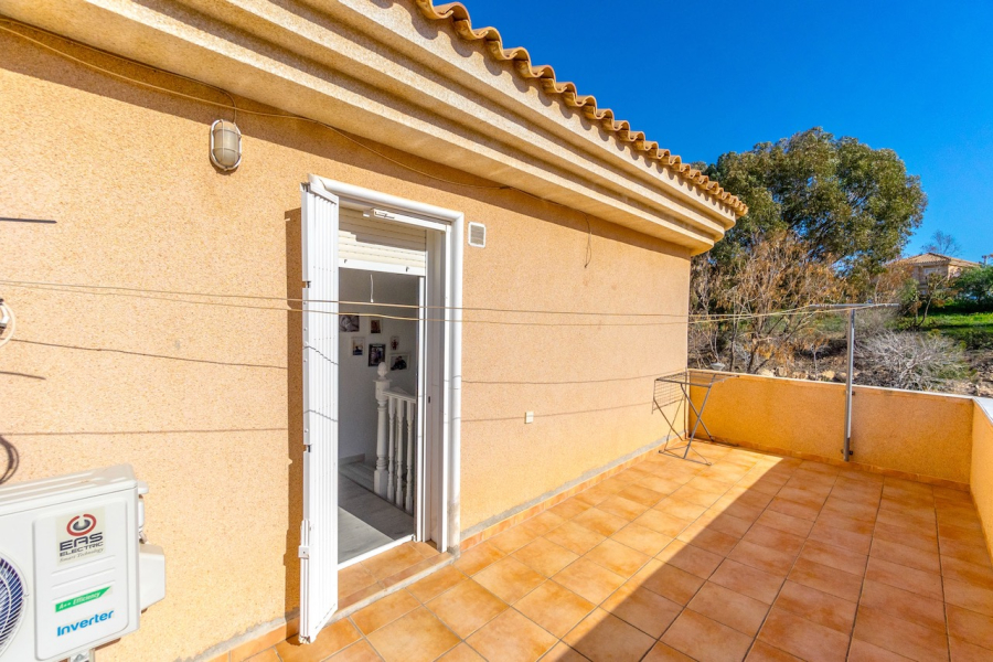 Resale - Villa / Semi detached - Orihuela Costa - Punta Prima