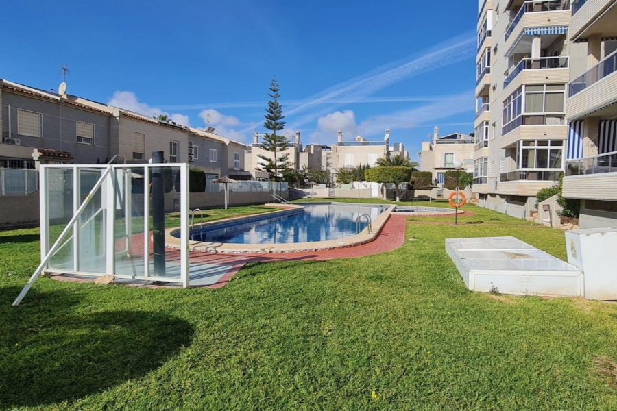 Resale - Townhouse / Duplex - Torrevieja  - Aguas Nuevas