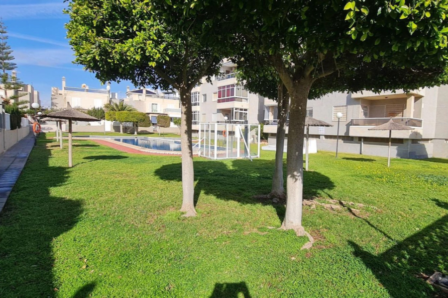 Resale - Townhouse / Duplex - Torrevieja  - Aguas Nuevas