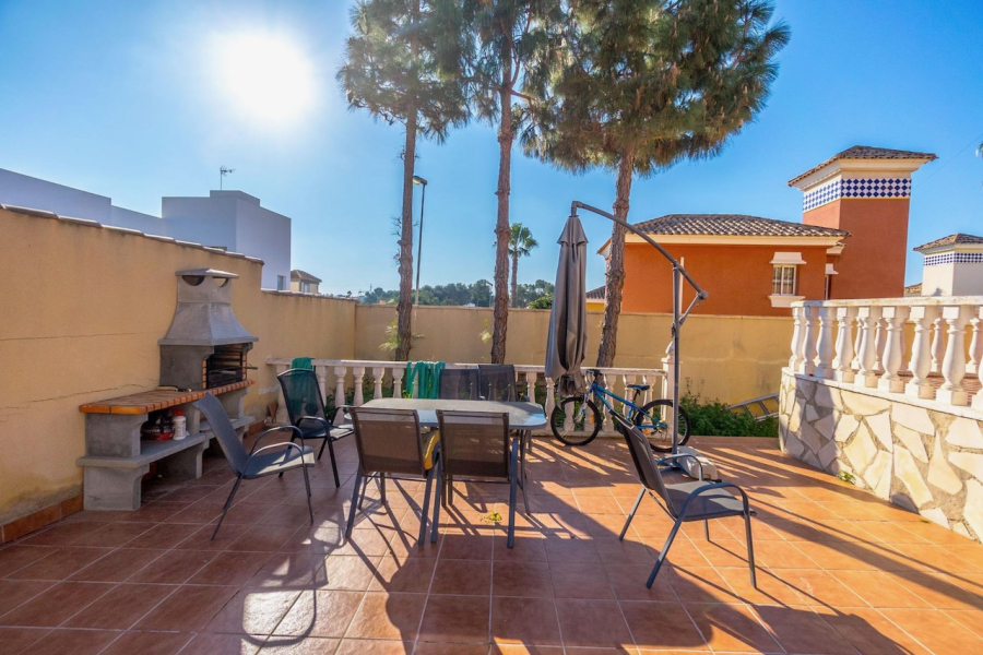 Resale - Villa / Semi detached - Orihuela Costa - Las Filipinas