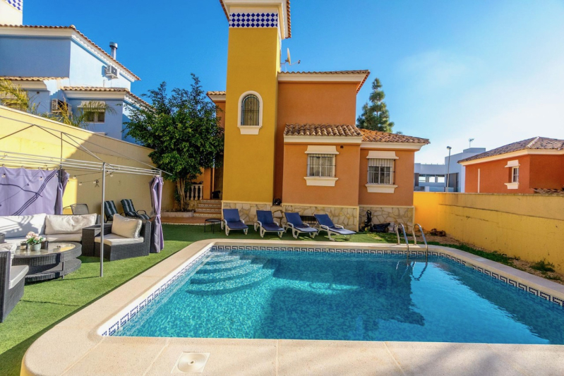 Villa / Semi detached - Resale - Orihuela Costa - Las Filipinas