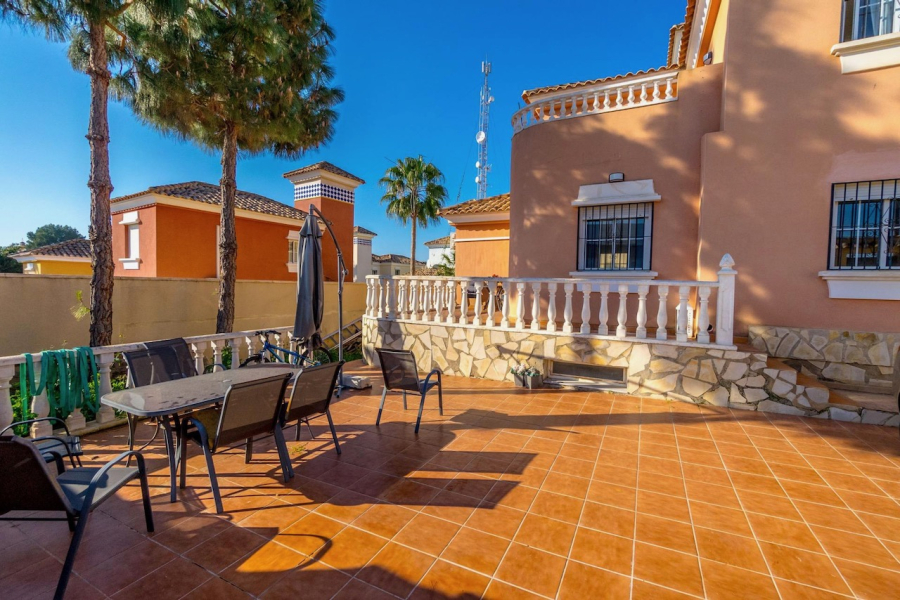 Resale - Villa / Semi detached - Orihuela Costa - Las Filipinas