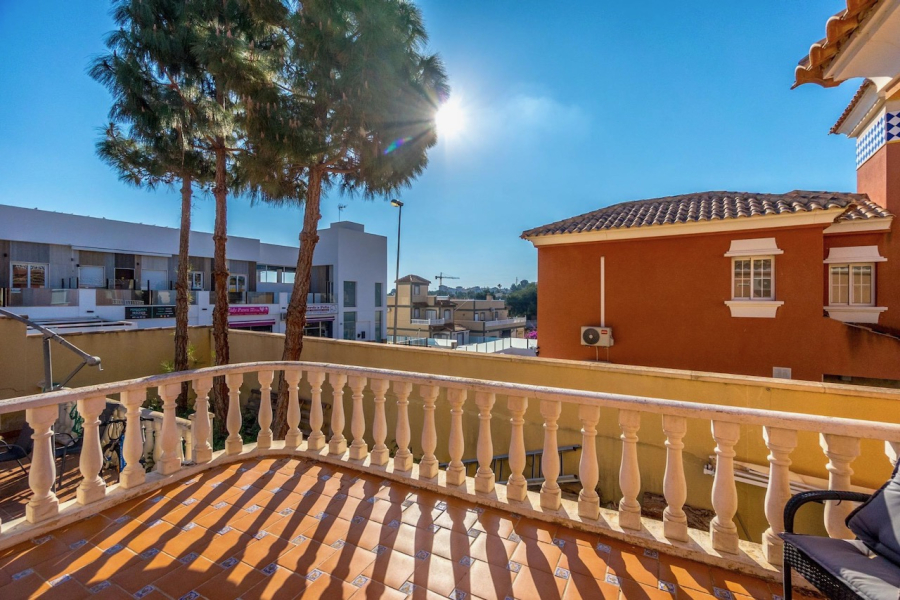 Resale - Villa / Semi detached - Orihuela Costa - Las Filipinas