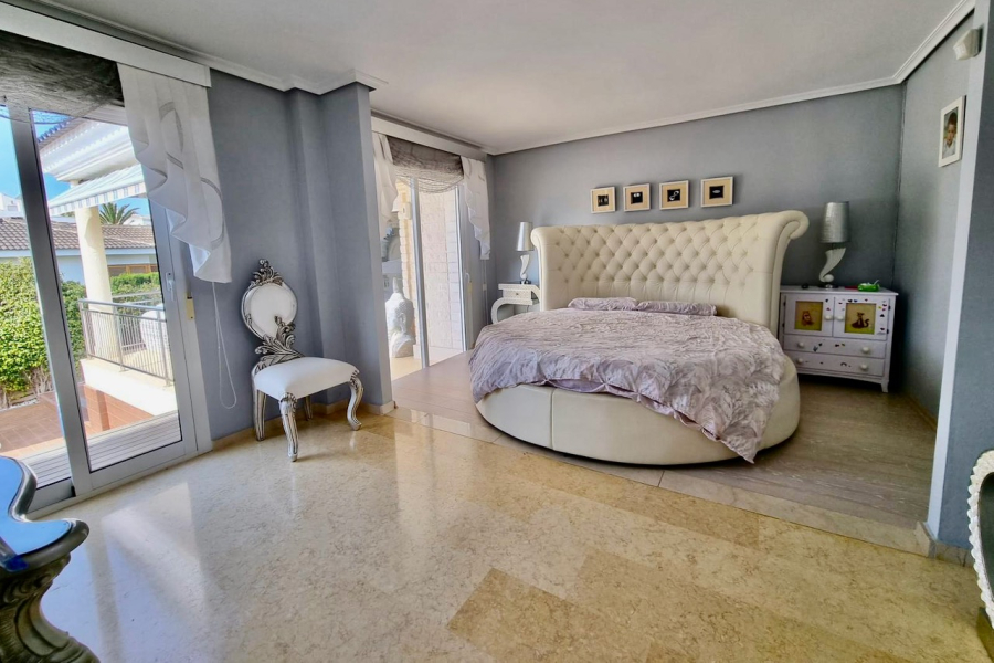 Resale - Villa / Semi detached - Torrevieja  - Molino Blanco