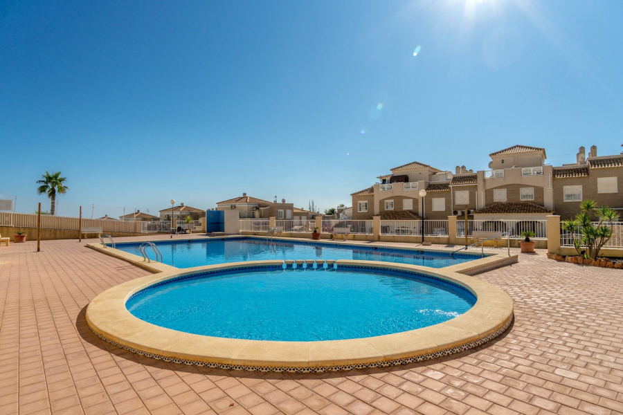 Resale - Apartment/Bungalow - Torrevieja  - Aguas Nuevas